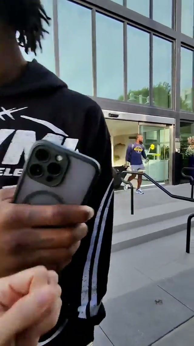 POV: You are taking arrival photos on the road in the @NBA 📸 #pacers #nba #basketball #indiana #bts 