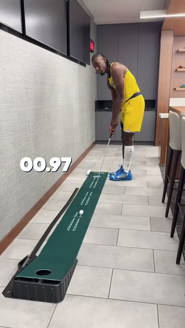Aaron Nesmith took on the Locker Room Time Trials on Media Day ⏱️ #pacers #nba #basketball #timetrial #mediaday 