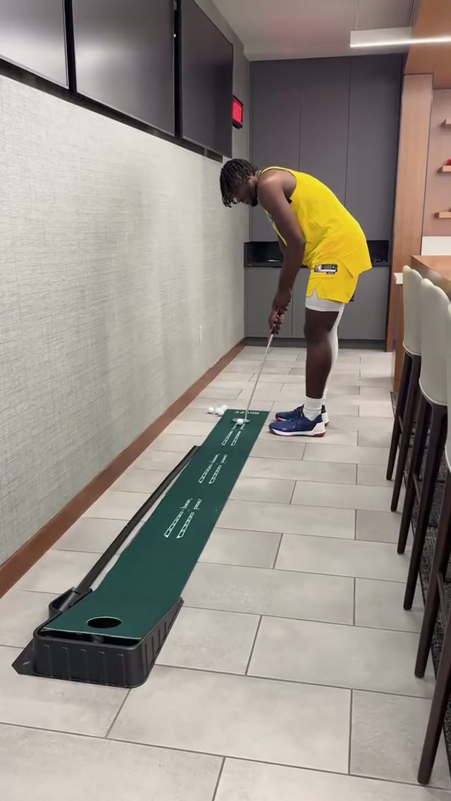 Jarace Walker took on the Locker Room Time Trials on Media Day ⏱️ #pacers #nba #basketball #timetrial #mediaday