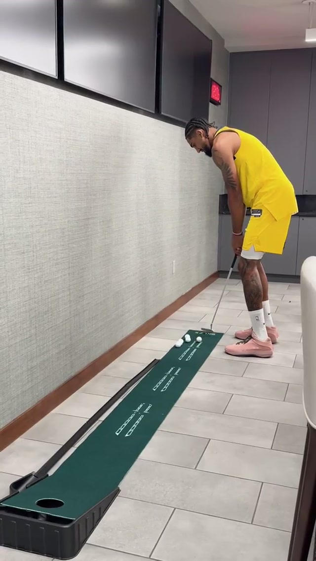 Obi Toppin took on the Locker Room Time Trials on Media Day ⏱️ #pacers #nba #basketball #timetrial #mediaday