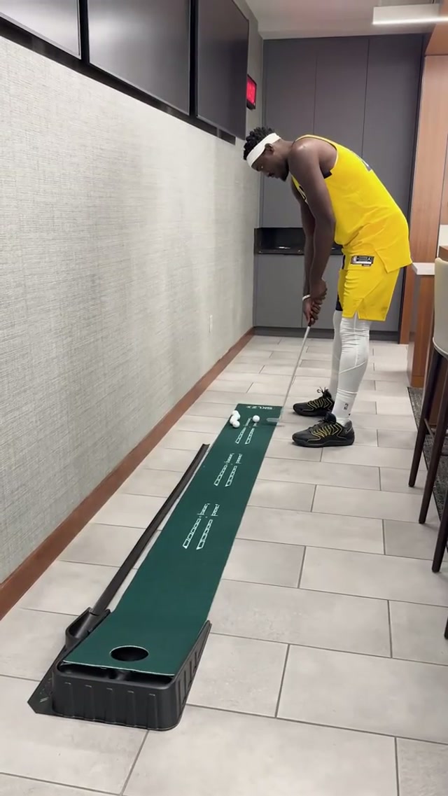 Pascal Siakam took on the Locker Room Time Trials on Media Day ⏱️ #pacers #nba #basketball #timetrial #mediaday