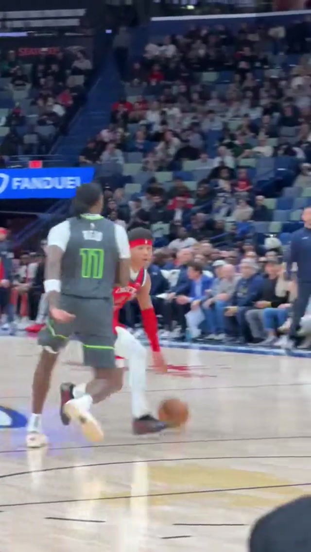 the lob. the dunk. all on repeat 🔁 

#nba #pelicans #basketball #dunk @_Jeremiahfears 