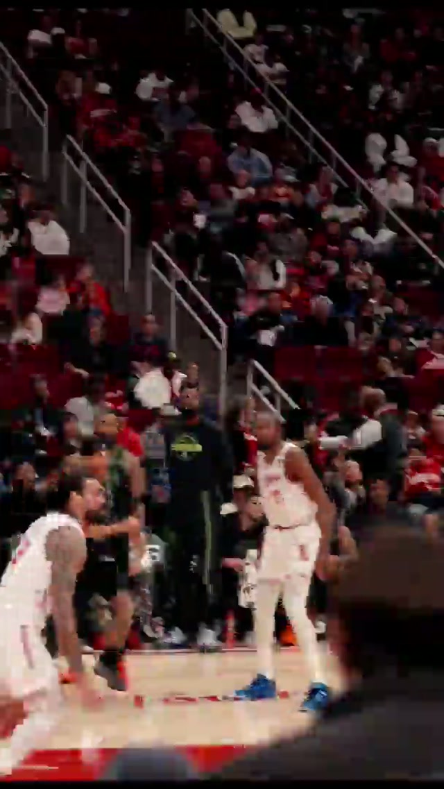 the walk after 🤌 #aura #derikqueen #queen #react #nba 