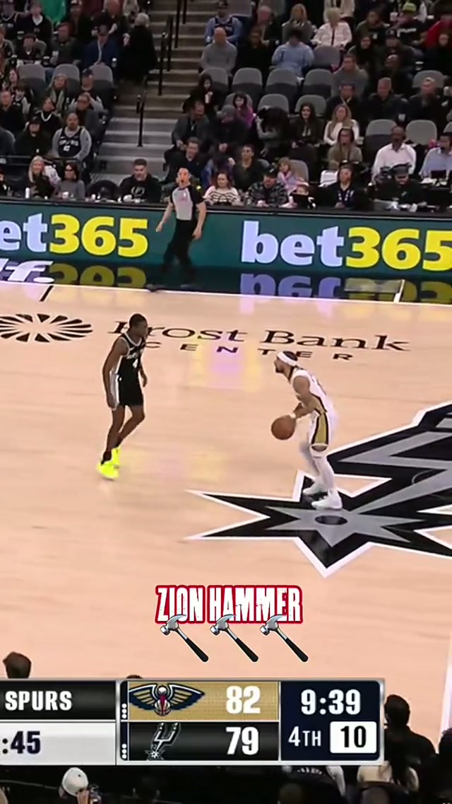 INCOMING #zionwilliamson #dunk #nbahighlights #nbatiktok #hammer