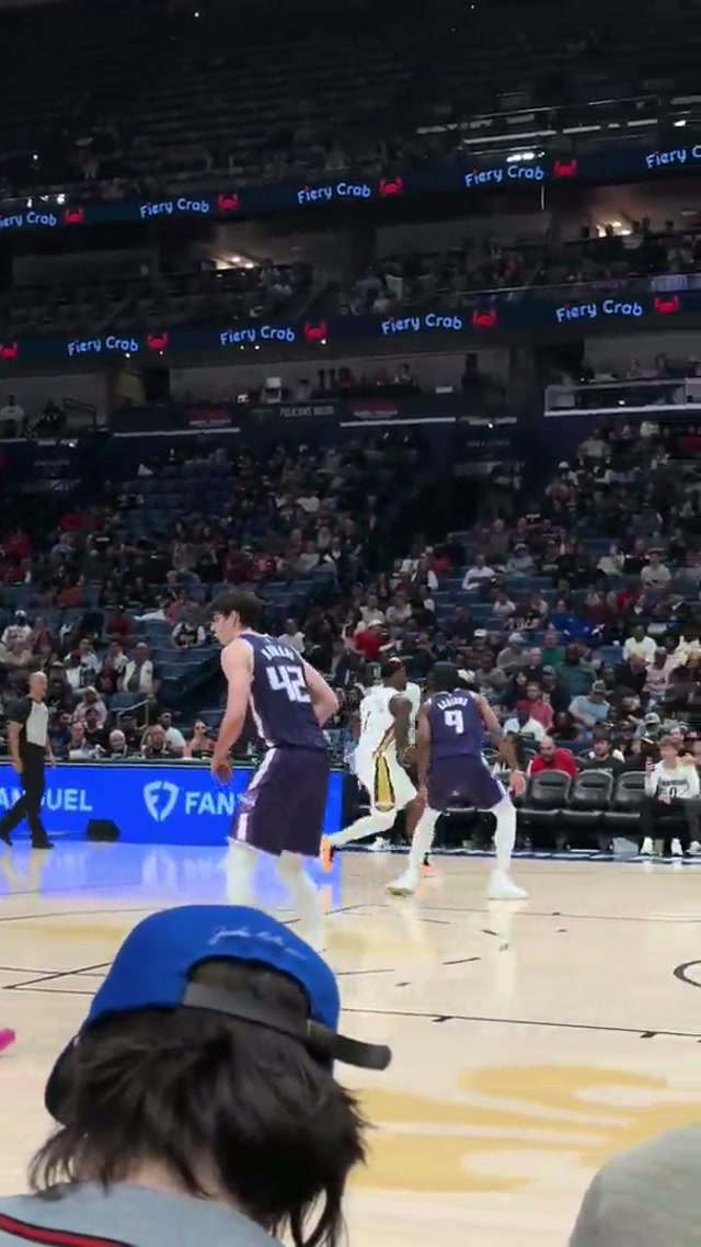 throw it up to Z, he’ll throw it down 😤 #zion #zionwilliamson #gametime #nba #neworleanspelicans 