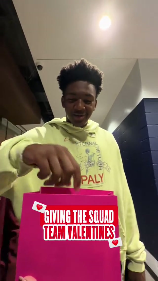 giving the squad the valentines 💌😂 #valentines #reaction #funny #puns #neworleans 