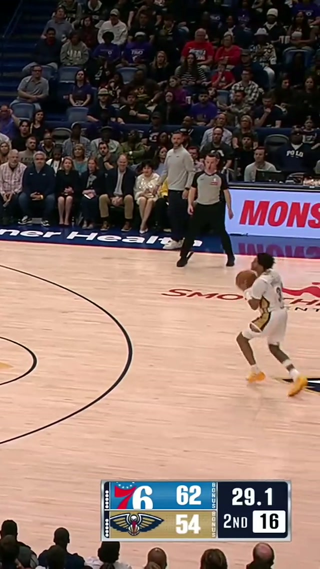 he’s got the shot 🤝 #jordanpoole #jp3 #triple #threepointer #nba 