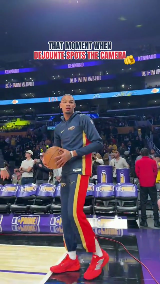 oh hey Dejounte 👋 #spotted #caught #camera #pregame #nba 