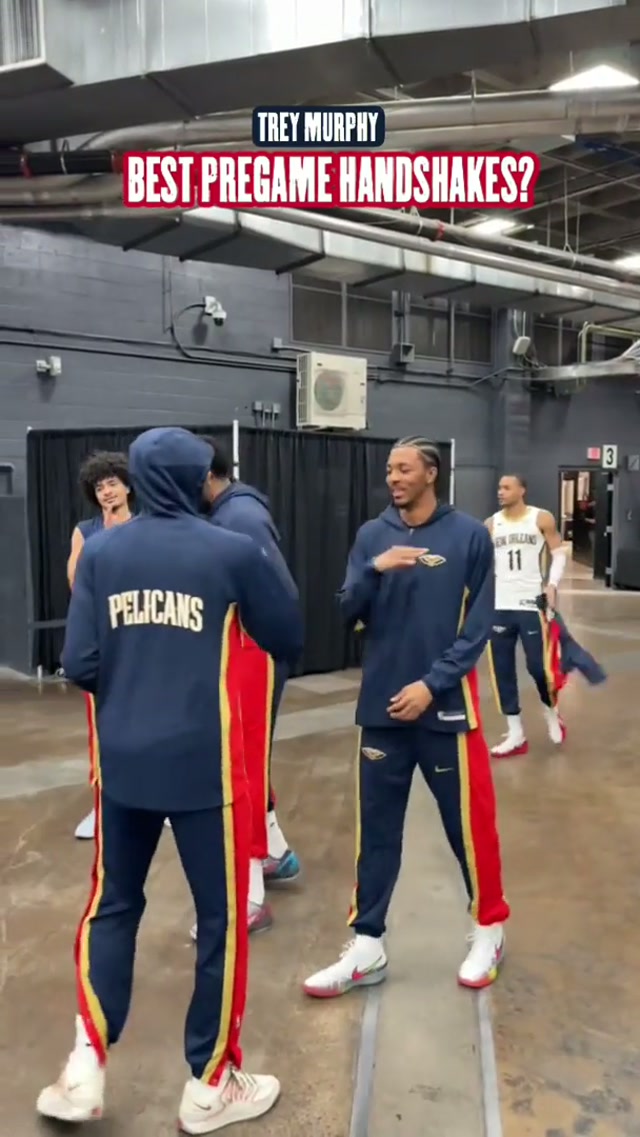 pregame handshakes hit 🤝 #handshake #treymurphy #nba #pregame #teammate 