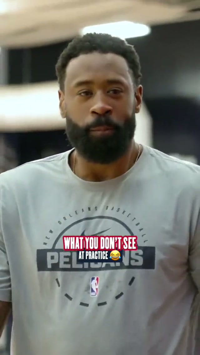 just DeAndre being DeAndre 😂 #bts #random #pose #funny #practice 