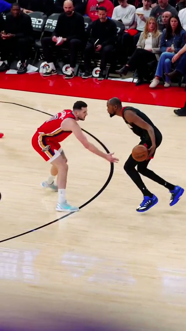 KARLO BLOCKS KD #block #kd #nba #ingame #pelicans 