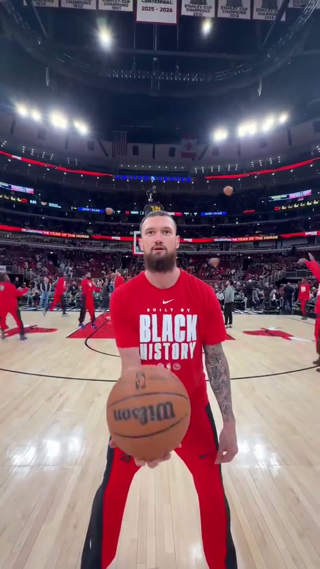 SANDRO DIDN’T EVEN LOOK 😭 HALF COURT NO-LOOK BUCKET #raptors #nba #fyp 