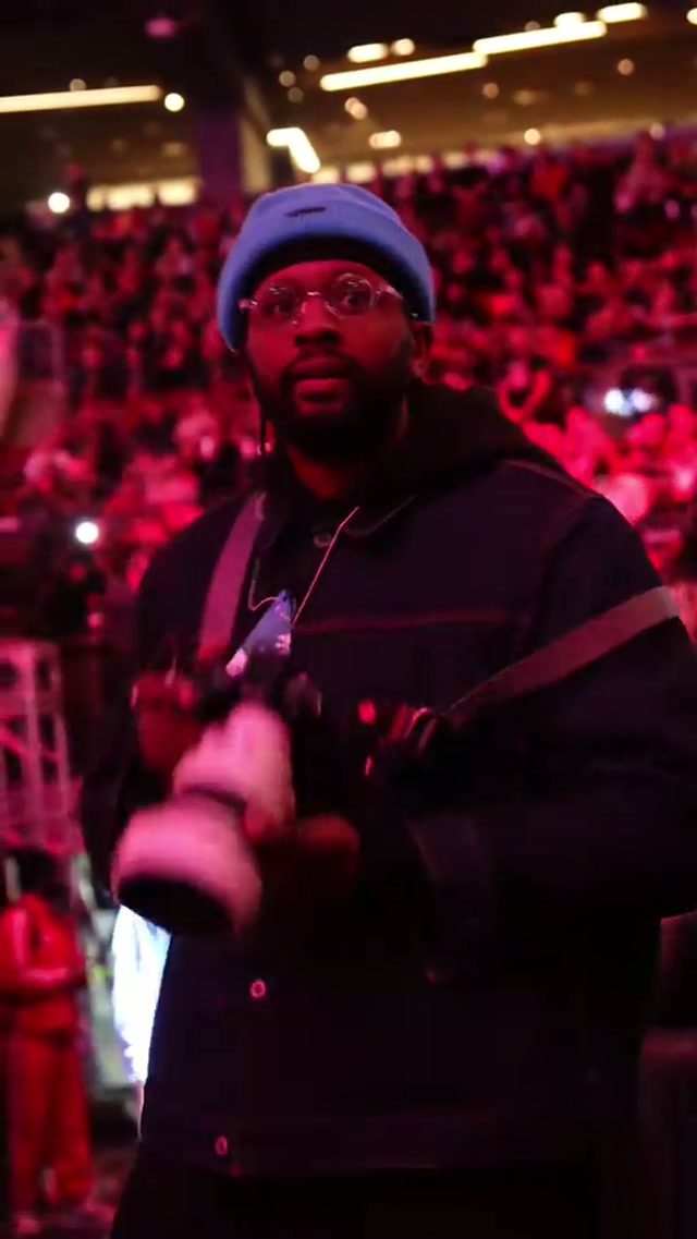 CJ Miles still taking shots.
Just 1/1000th of a second now. 📸 #raptors #nba #admin 