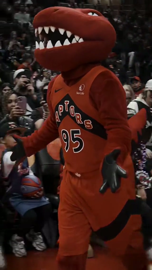 VIBES ARE HIGH AT RAPTORS FAN DAY 🔥 Presented by @Canadian Tire #raptors #raptorsfanday 