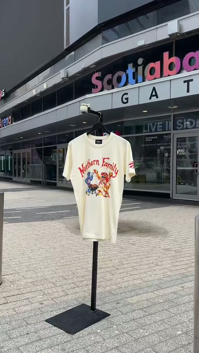 TAILGATE ENERGY LOADING 🔥

We outside this Saturday. Stay drip ready. Raps x @Buffalo Bills exclusive. Available now at Real Sports Apparel.

Tap link in bio.
#raptors #buffalobills #fyp 