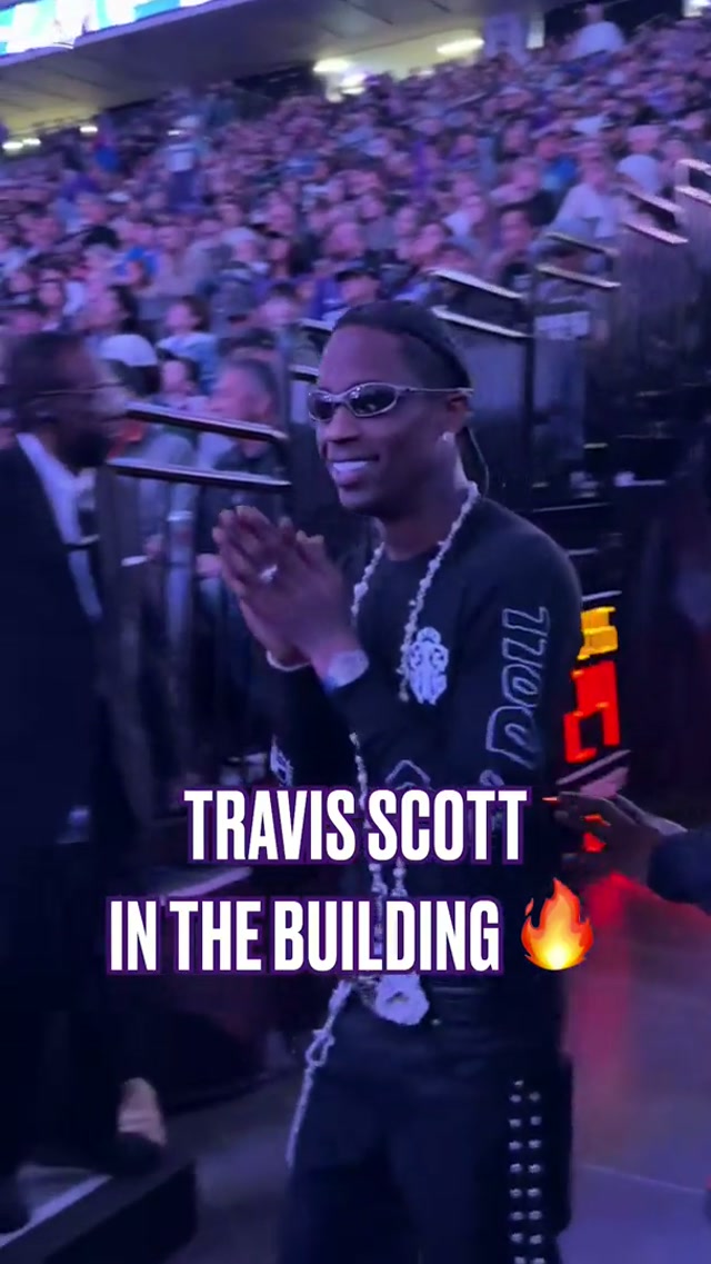 #TravisScottpulled up to RAGE for the beam team 🗣️🟣🔦 #nba #sacramento #SacramentoKings #LightTheBeam