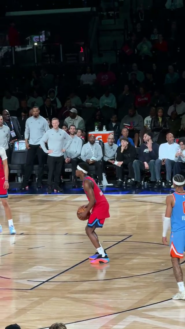 Tyrese was HYPE for VJ’s clutch FTs to win the Rising Stars championship 🏆 #vjedgecombe #sixers #nbaallstar 