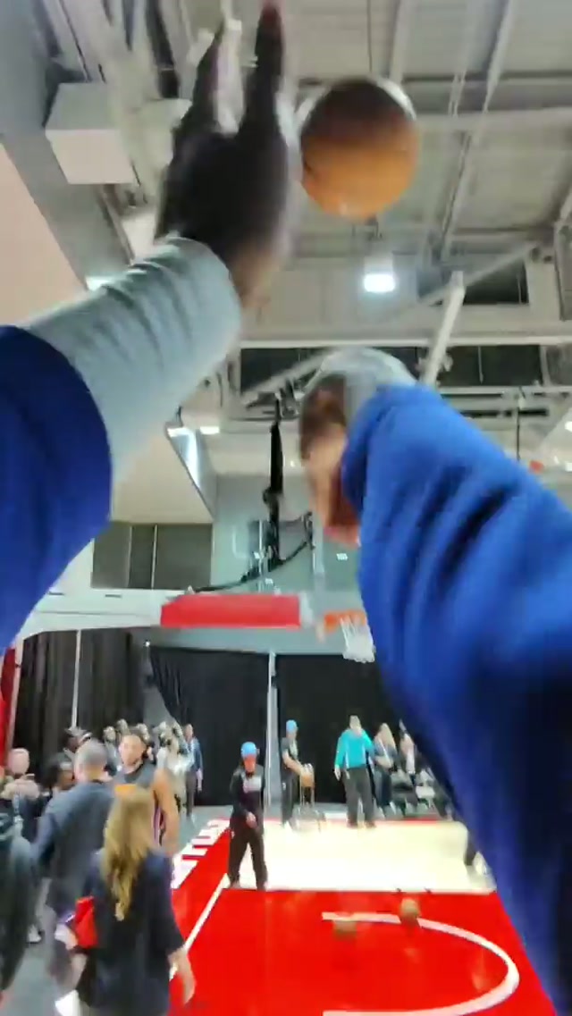 pov: you’re @Tyresemaxey3 warming up for the #nbaallstar 3-point contest. 👌 #tyresemaxey #nba #sixers #philly 