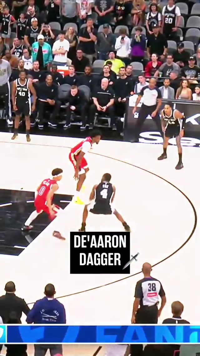 Swipa in the clutch 🤌 #nba #spurs #deaaronfox 📺 FanDuelSN SW