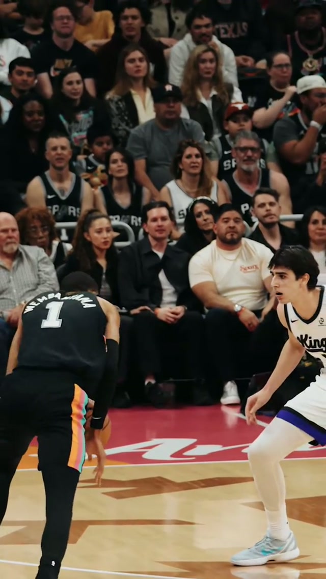 Still not over this move tbh 🤯 #spurs #nba #wemby #dunk 