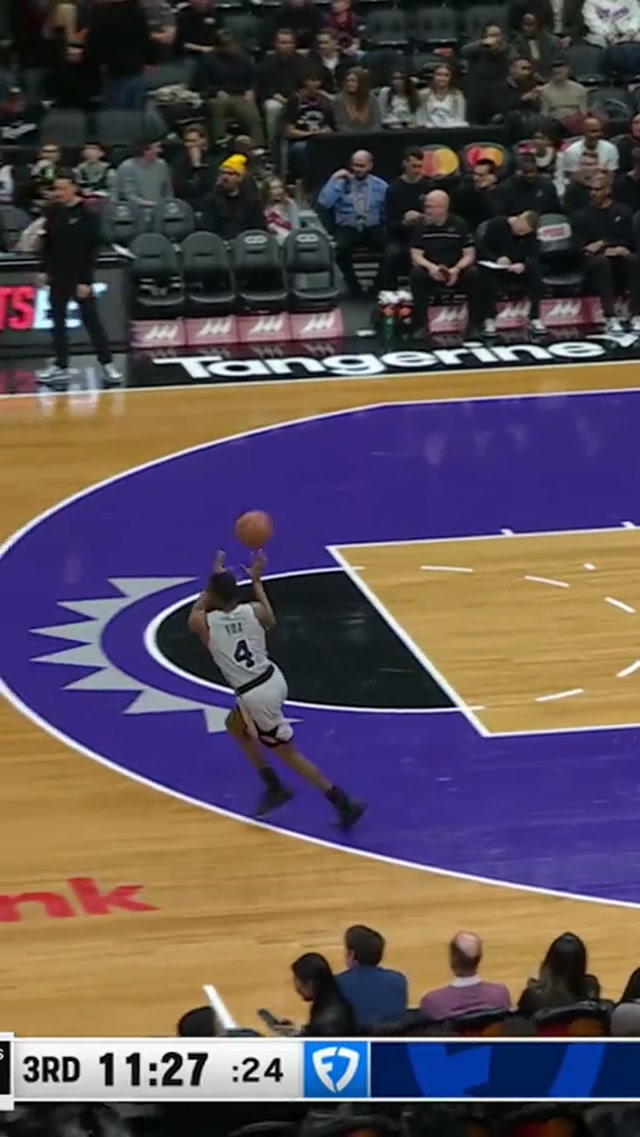 Alien in the air. 😮‍💨👽#nba #spurs #victorwembanyama 📺 FanDuelSN SW