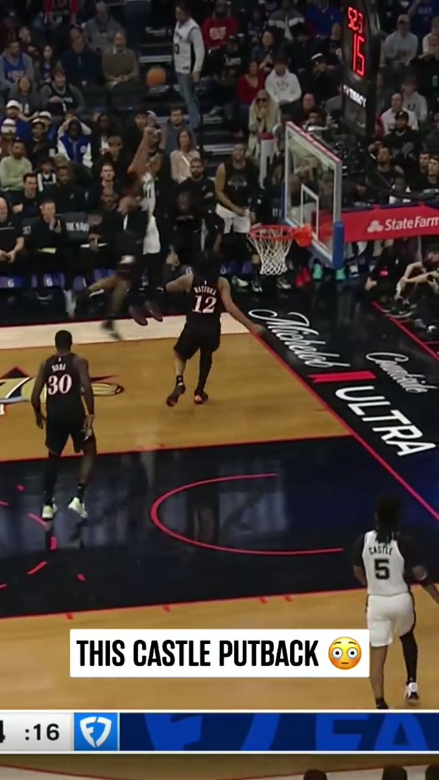 HAVE MERCY ON THE RIM 😵😵 #nba #spurs #stephoncastle 