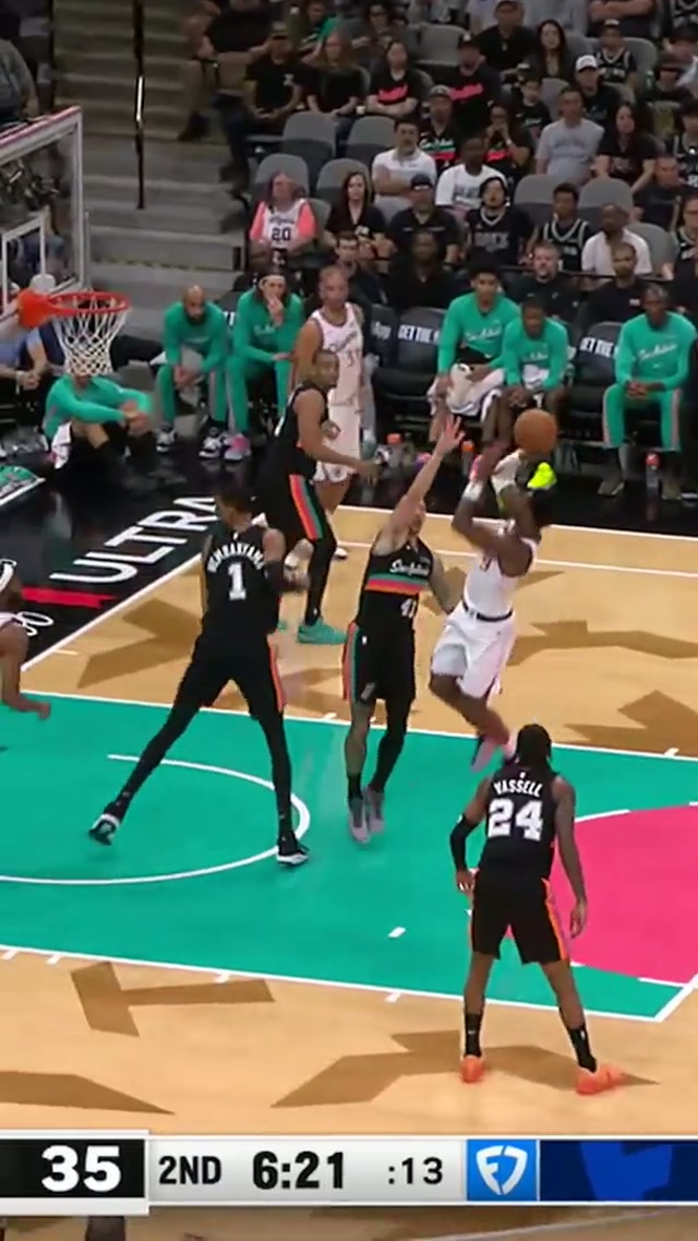 VIC COMING THRU 🛸 #spurs #nba #wemby #dunk