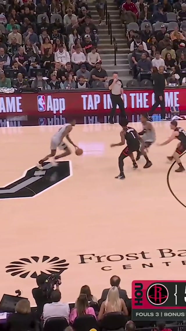 Dylan made that look EASY 😤🔥 

#DylanHarper #Spurs #NBA