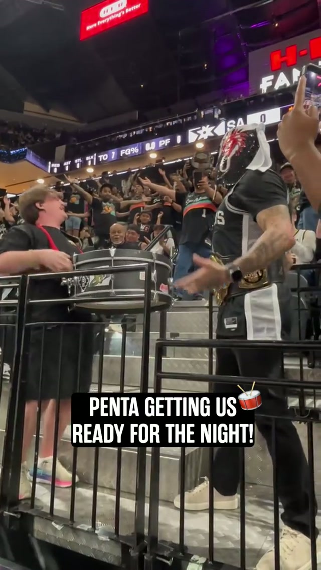 Penta on the drum! 🥁 
#Spurs #NBA #WWE #Penta