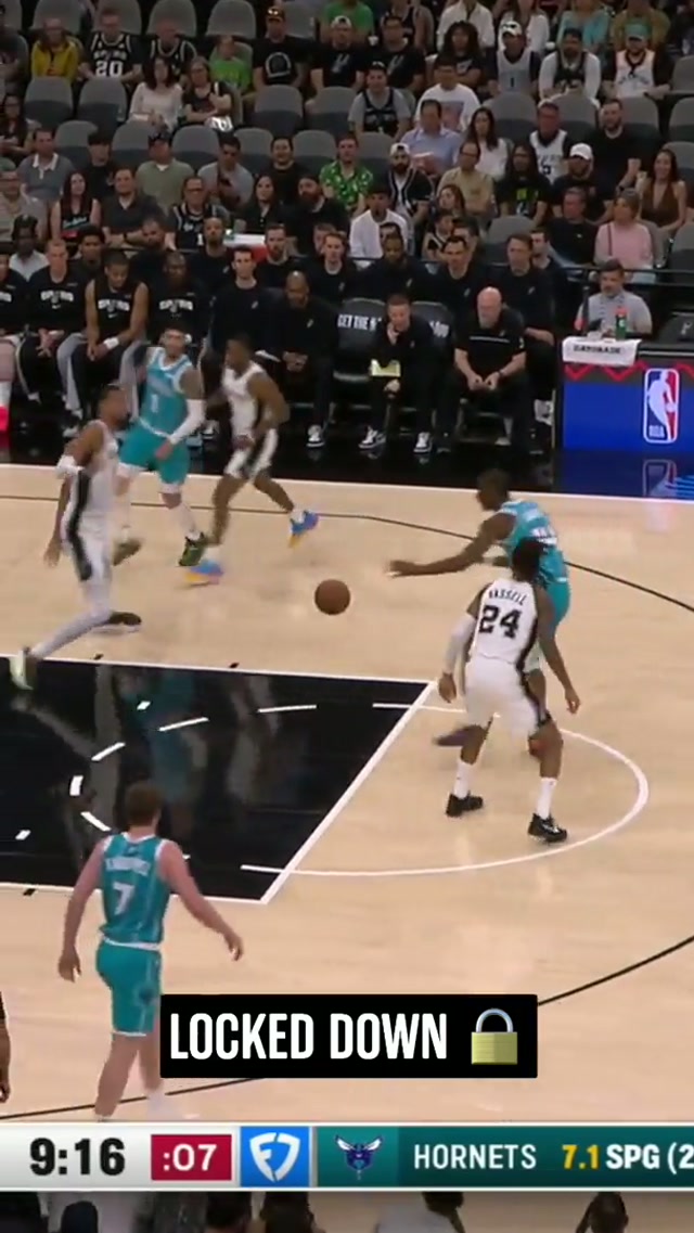 Don’t try it once, don’t try it twice 🫢👽 #nba #spurs #wemby #victorwembanyama  📺 FanDuelSNSW, Prime