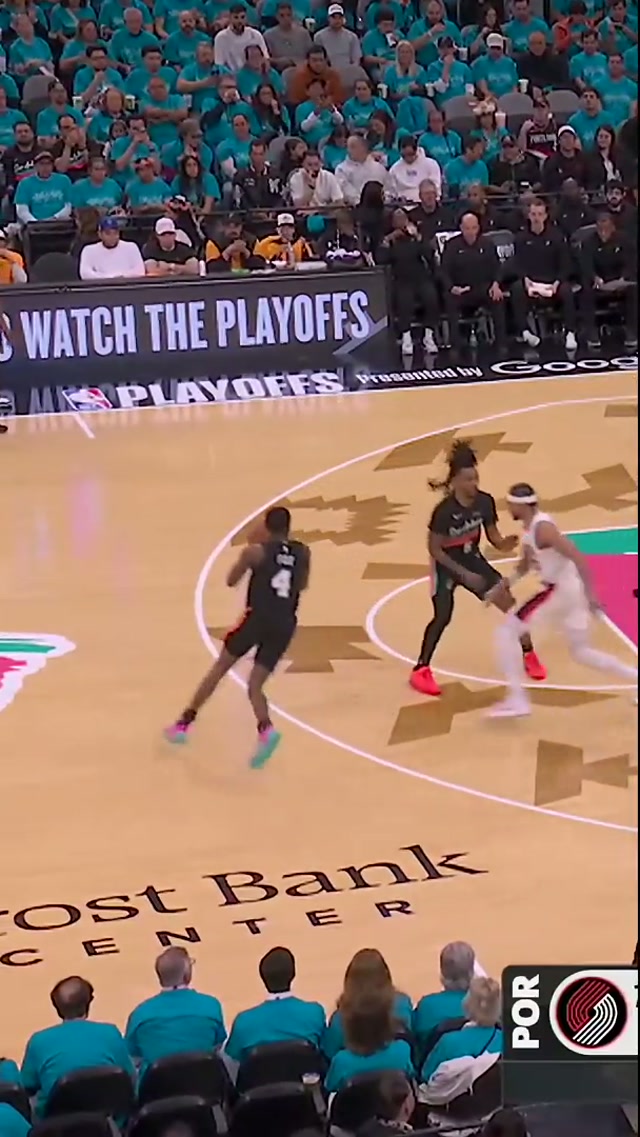 YEAH STEPH 🔥 #Spurs #NBA #stephoncastle