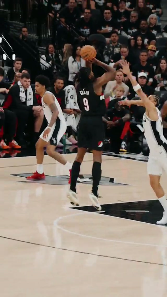 CARTER TOOK FLIGHT ✈️🤯  #spurs #nba #carterbryant