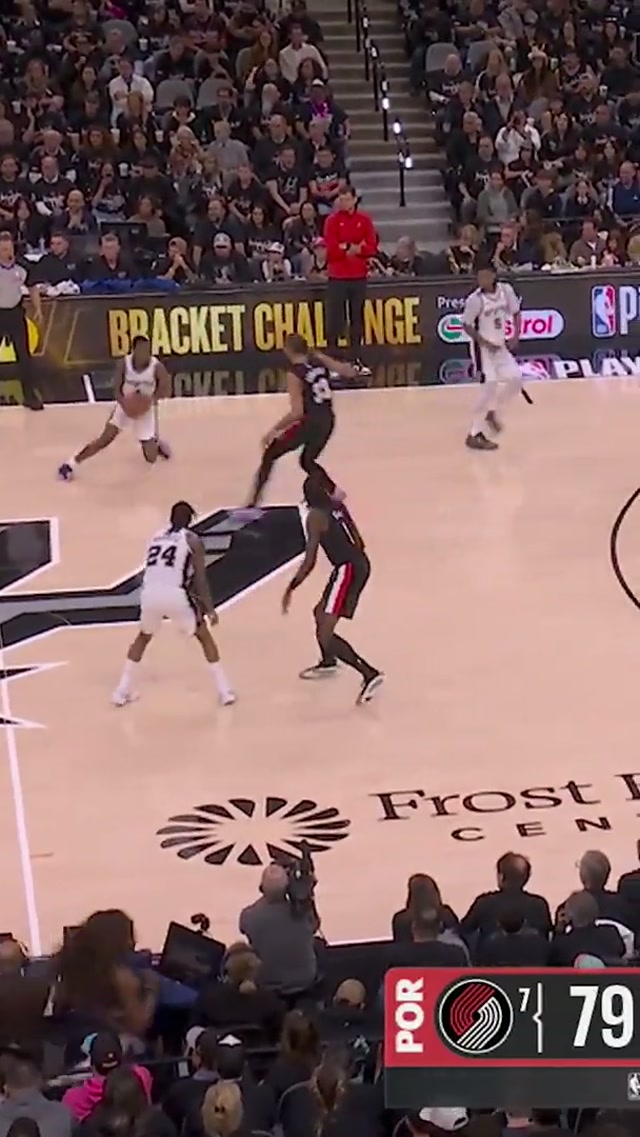 OH MY LUKE KORNET!!!  #nba #spurs