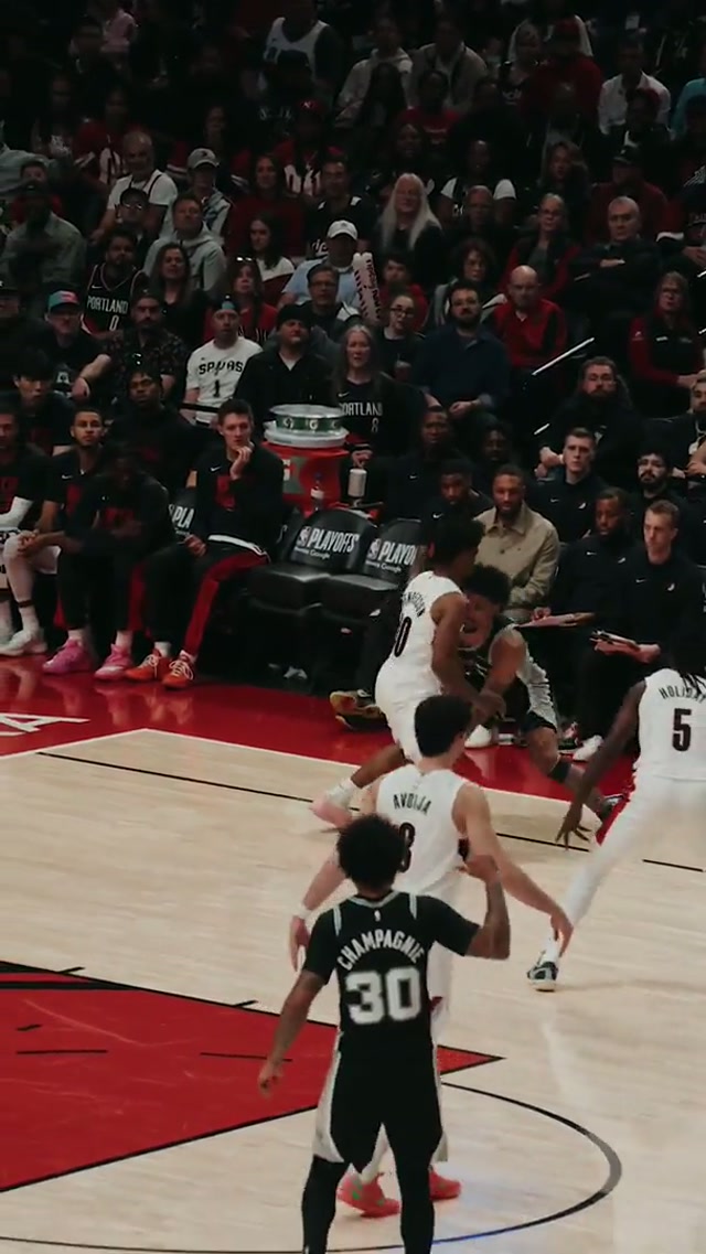 THAT DYLAN DUNK 🤯 #spurs #nba #dylanharper #dunk