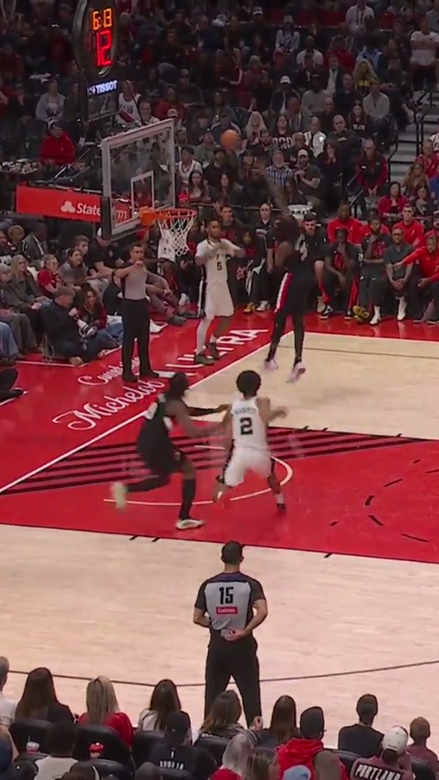 THIS LUKE LOB 😮‍💨 #spurs #nba #lukekornet #playoffs