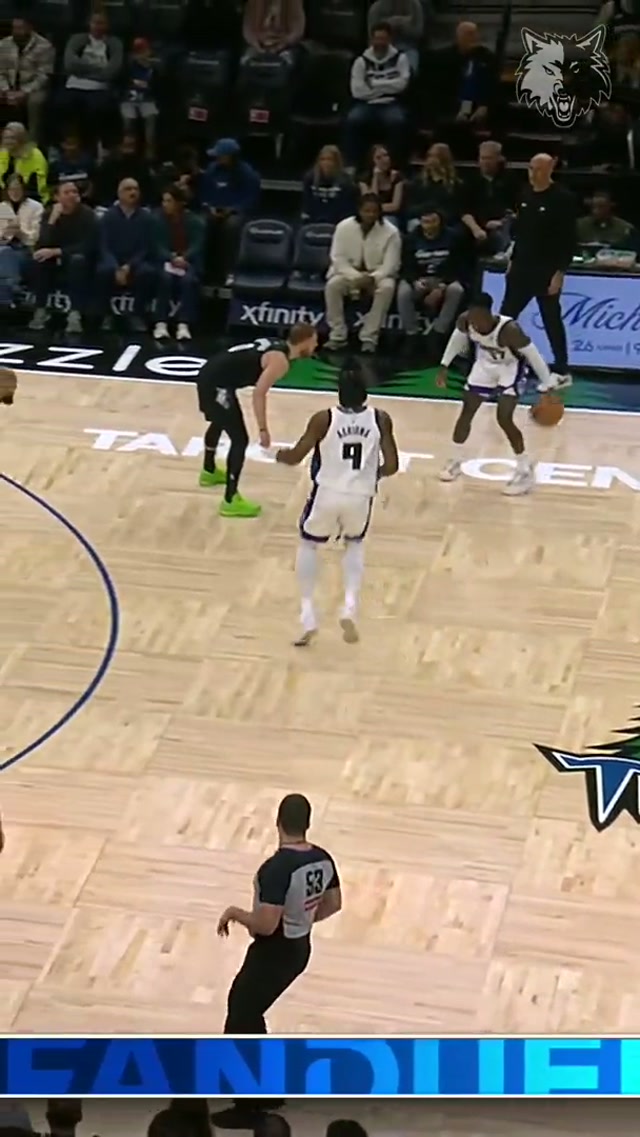 Attack of the pack. 🐺 #minnesota #nba #timberwolves #dontedivincenzo #robdillingham 