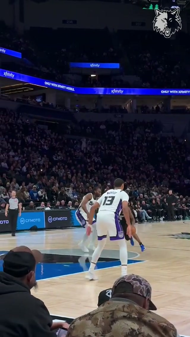 Good angle, better pass. 🔥 #minnesota #nba #timberwolves #boneshyland #juliusrandle 