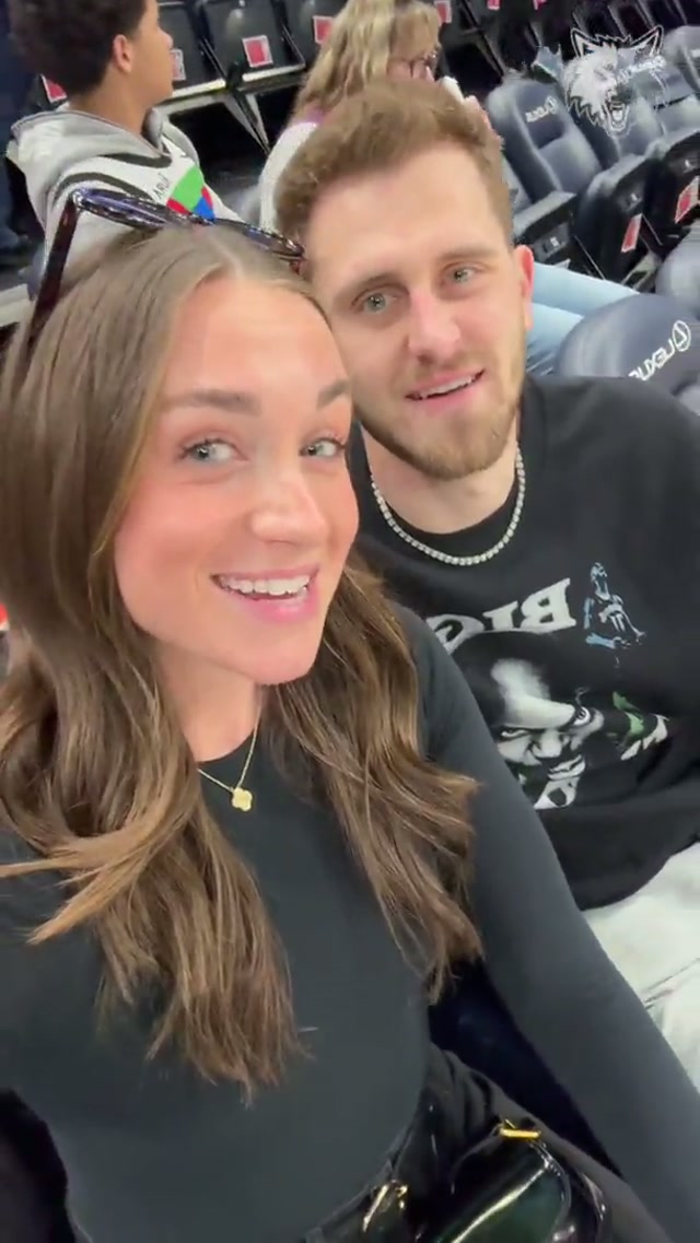 LOOK WHO IT IS @taylorheise #minnesota #nba #timberwolves #taylorheise #basketball 