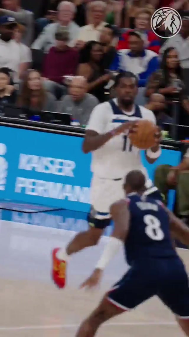 mama there goes that man 🥹🫵 #minnesota #nba #timberwolves #nazreid #basketball 