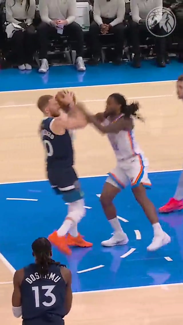 A buckets a bucket. 🤷‍♂️ #minnesota #nba #timberwolves #dontedivincenzo #joeingles 