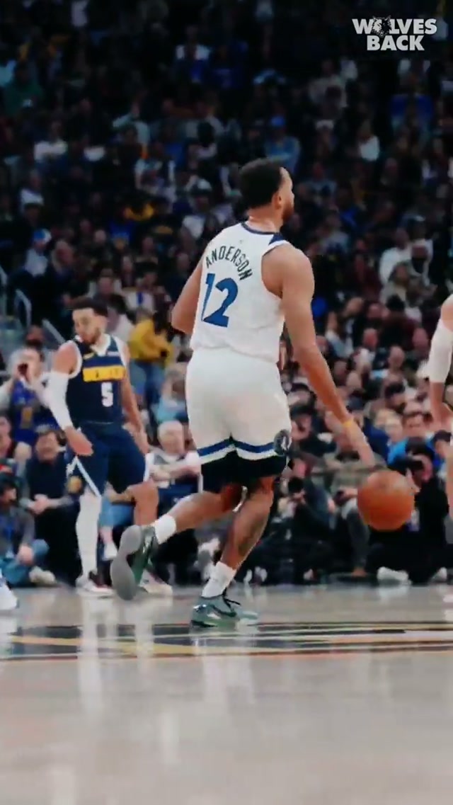 Mama a Jaden McDaniels dunk behind you 💜 

#timberwolves #nba #minnesota #playoffs #brainrot 