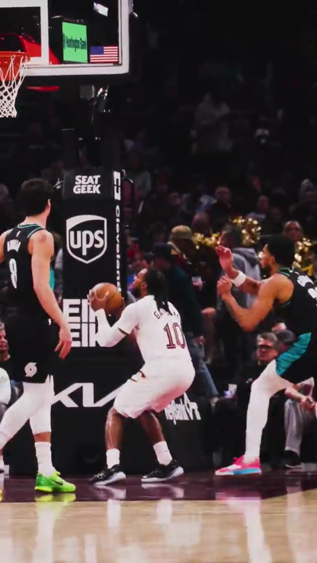 Flights canceled until further notice ✈️ #toumanicamara #block #nba #basketball #trailblazers 