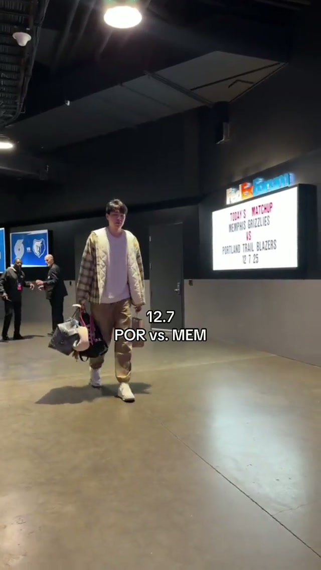 Blazers in the building. #nba #trailblazers #basketball #fitcheck #outfit 