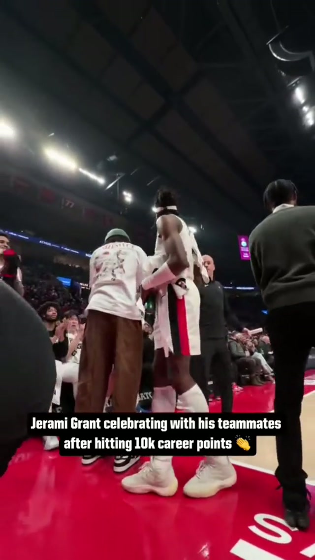 Jerami Grant getting his flowers 💐

#trailblazers #jeramigrant #nba #basketball #basketballplayer 