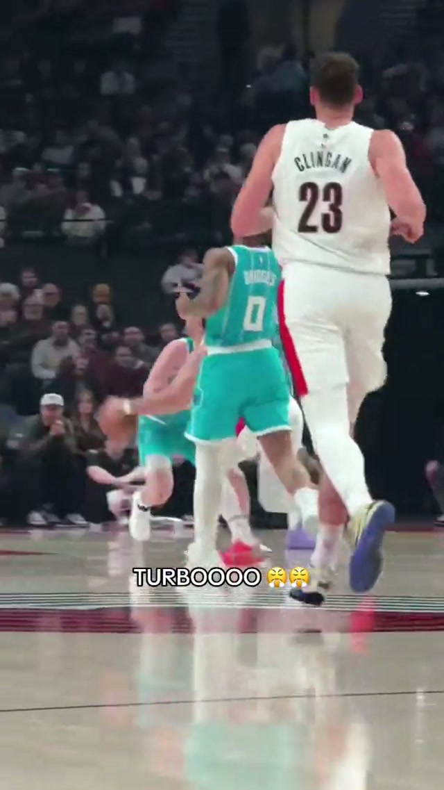 CROWD IS HYPE! RIP CITY, STAND UP! #ripcity #deniavdija #trailblazers #NBA #basketball 