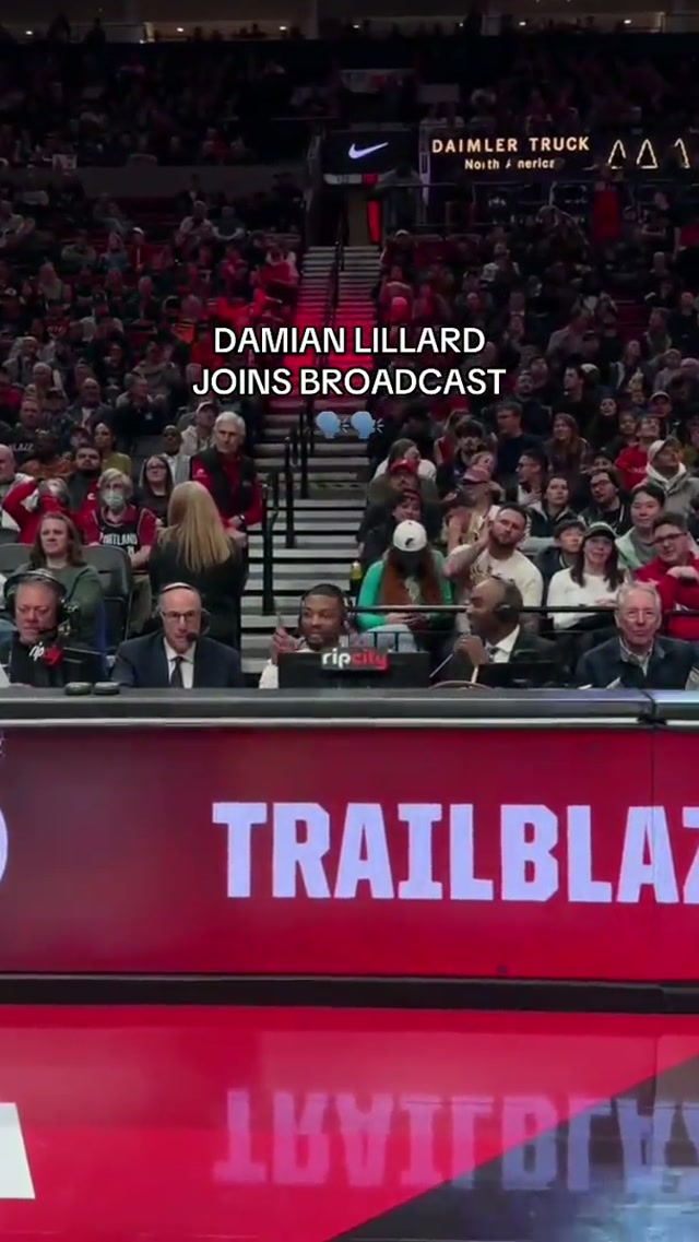 Dame took over broadcast in the 3rd quarter tonight 💥 #damianlillard #dametime #NBA #trailblazers #basketball 