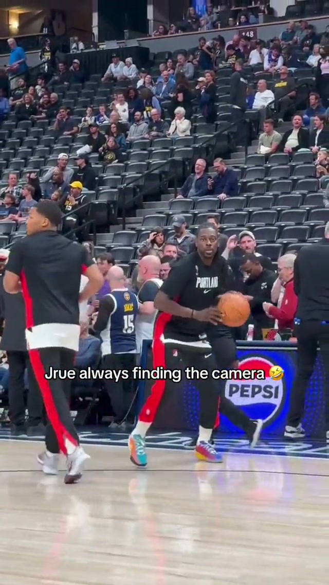 Wait should we bring this sound back 😎 #trailblazers #jrueholiday #NBA #basketball #funny 