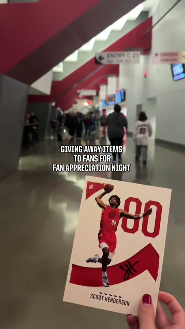 Just a little something to show our appreciation 🤍

Always grateful for you, Rip City! #fans #appreciation #trailblazers #NBA #surprise 