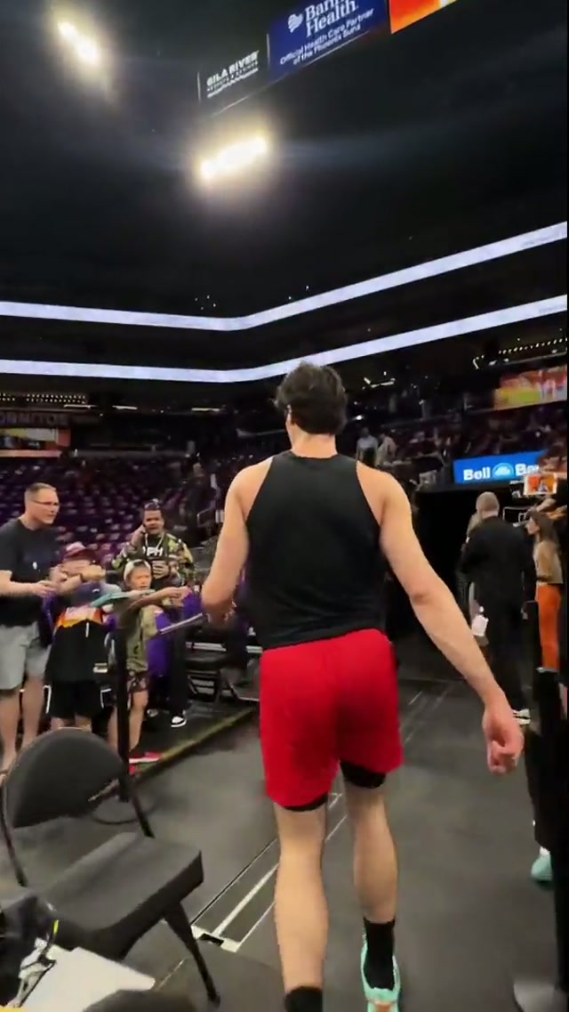 fans showing love to Deni in PHX 🤍 #deniavdija #fans #trailblazers #nba #basketball 