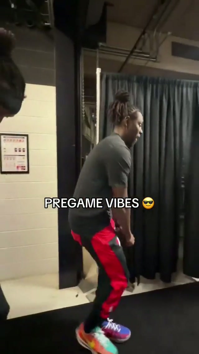 JG & Jrue gettin’ sturdy 😎 #jrueholiday #jeramigrant #NBA #trailblazers #dance 